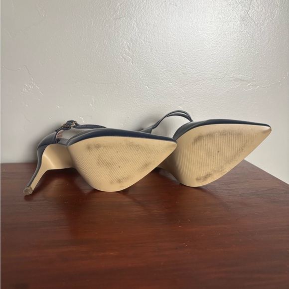 Navy blue Journey collection heels. - Picture 2 of 13